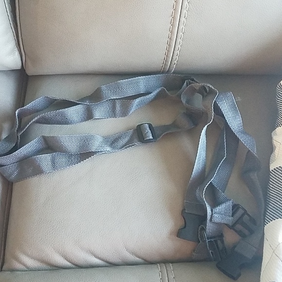 NWOT Threshhold picnic blanket with carry strap - Picture 5 of 6